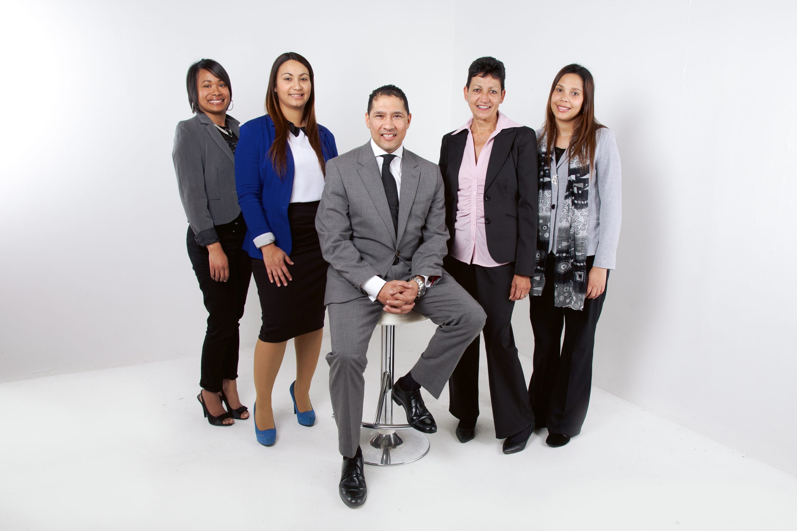 hillyne-employees-885338